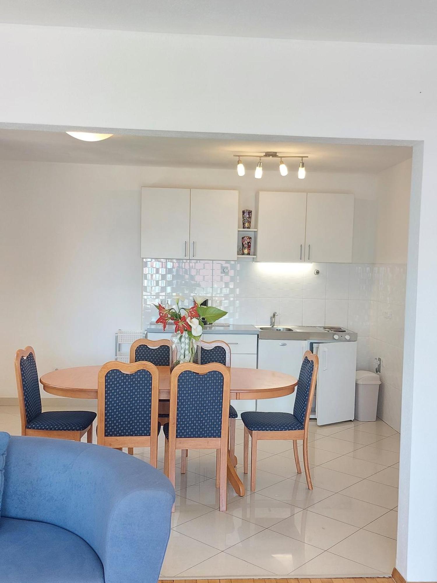 Apartment Charmy Petra With Pool