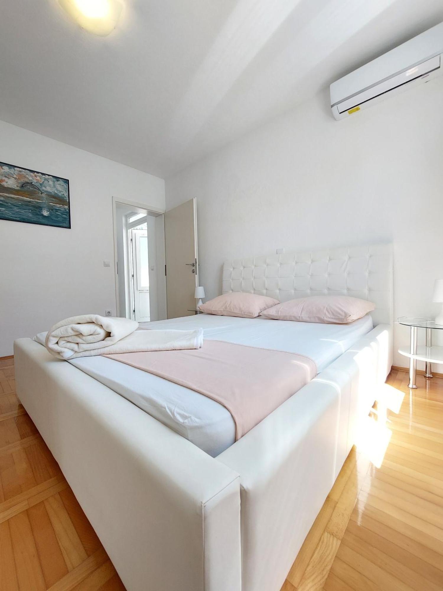 Charmy Petra With Pool Apartment *