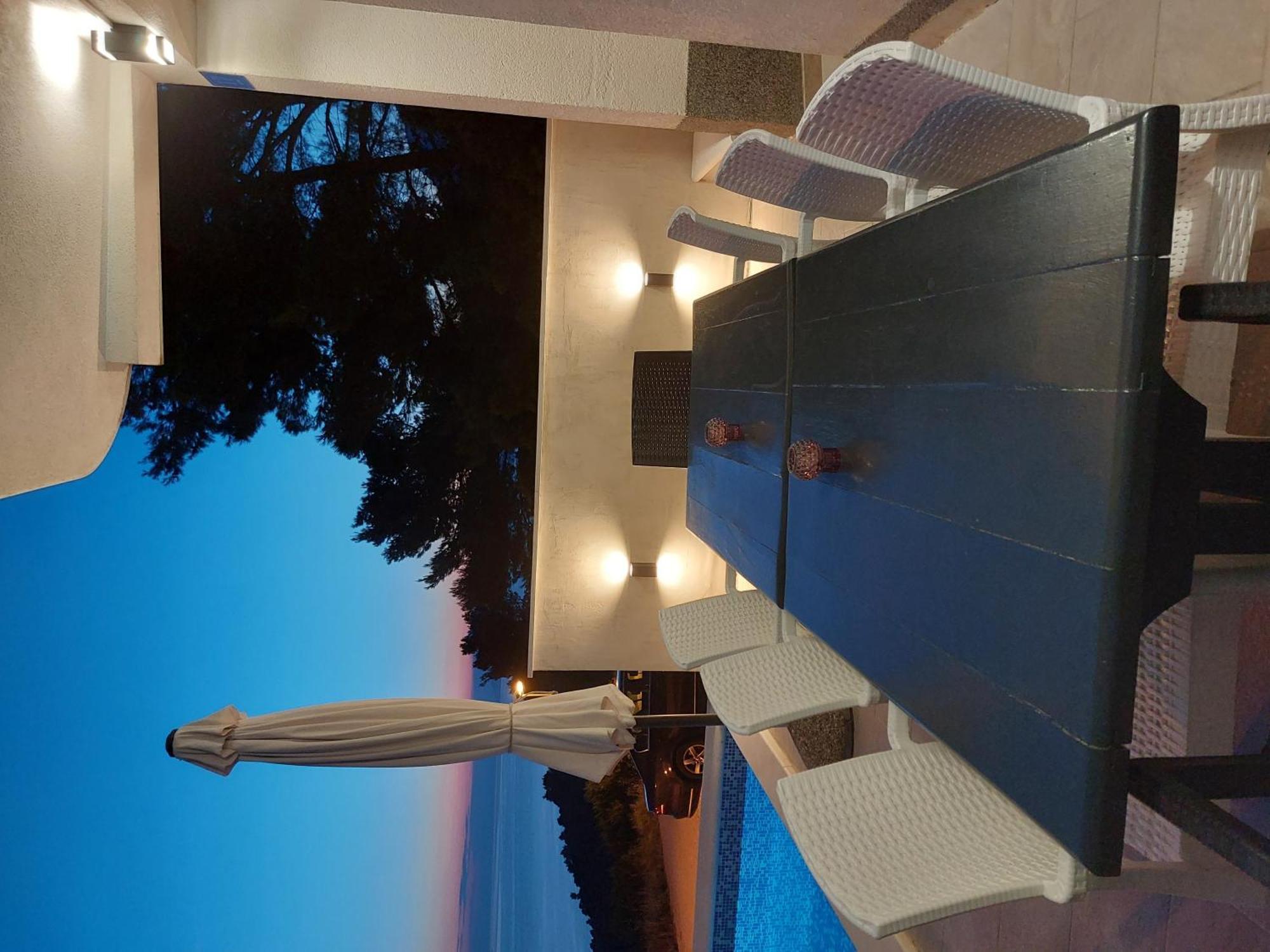 Charmy Petra With Pool Apartment Makarska